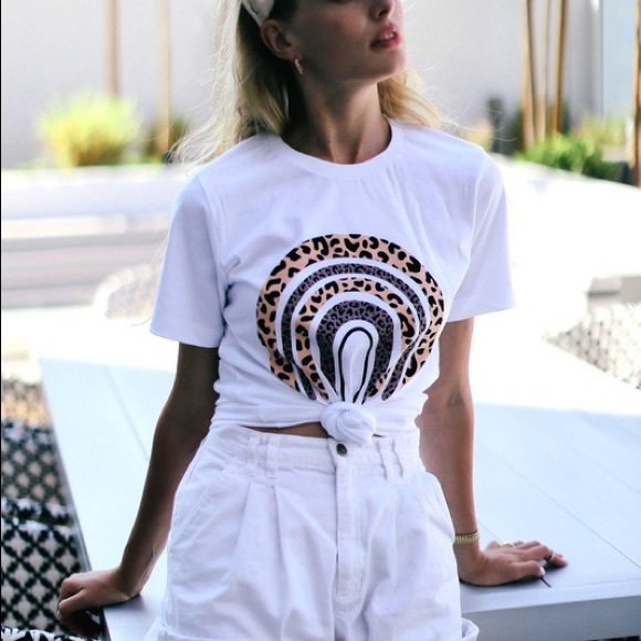 OVER THE RAINBOW LEOPARD GRAPHIC TEE- WHITE - Picture 2 of 4